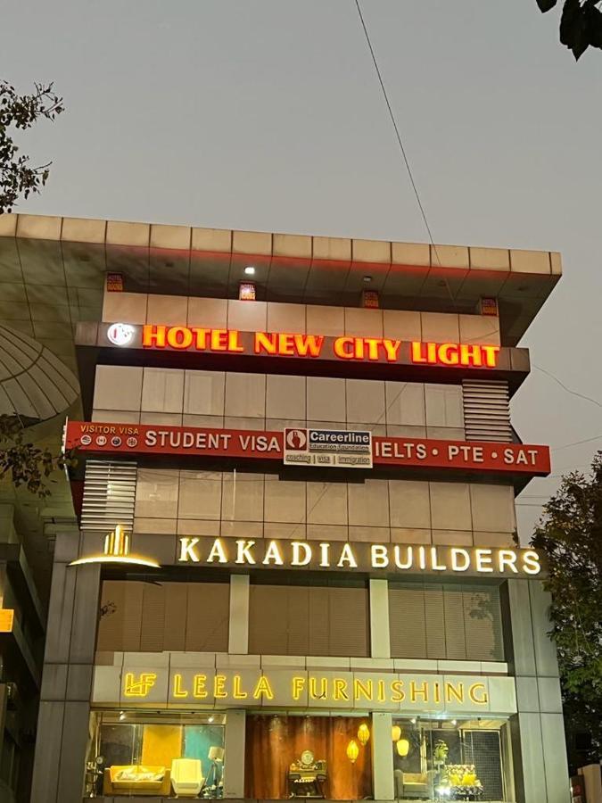Hotel New City Light Сурат Экстерьер фото
